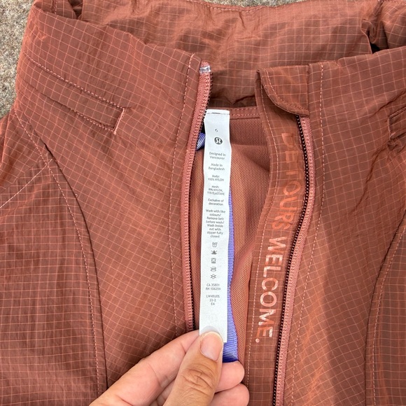 Lululemon Convertible Ripstop Hiking Jacket - Picture 3 of 6